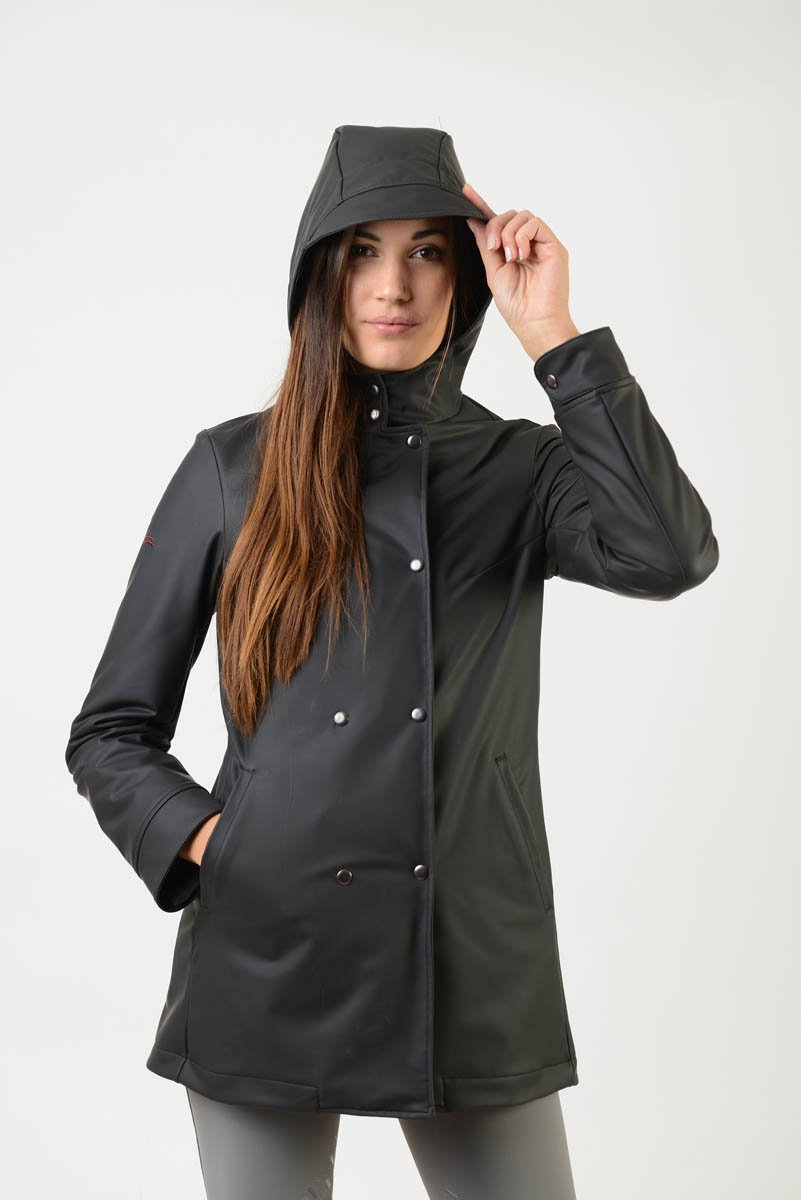Ladies technical rain coat | model HAPPY RAIN | lady technical rain coat | riding | technical rain coat | leisure time | clothing | equestrian | jacket | lady jacket | Makebe | elegance | comfort | comfort of movement | Made in Italy | black |