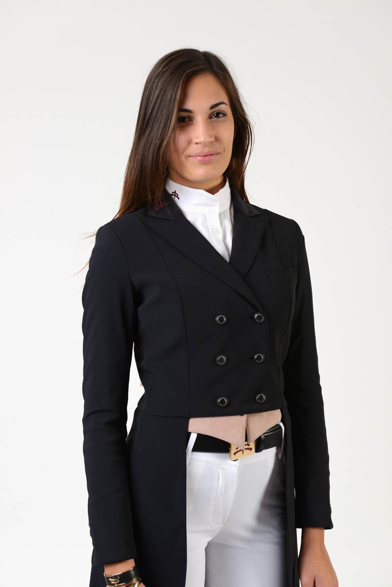 Ladies Frac | alcantara tips | alcantara flaps | black frac | riding | dressage | Makebe | clothing | equestrian | Made in Italy | comfort | elegance | colors | model DEHA | free movement |